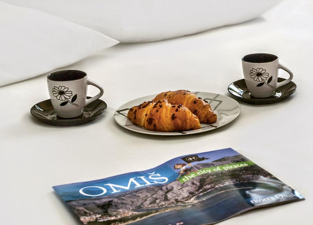 Apartment Lejo Омиш Экстерьер фото